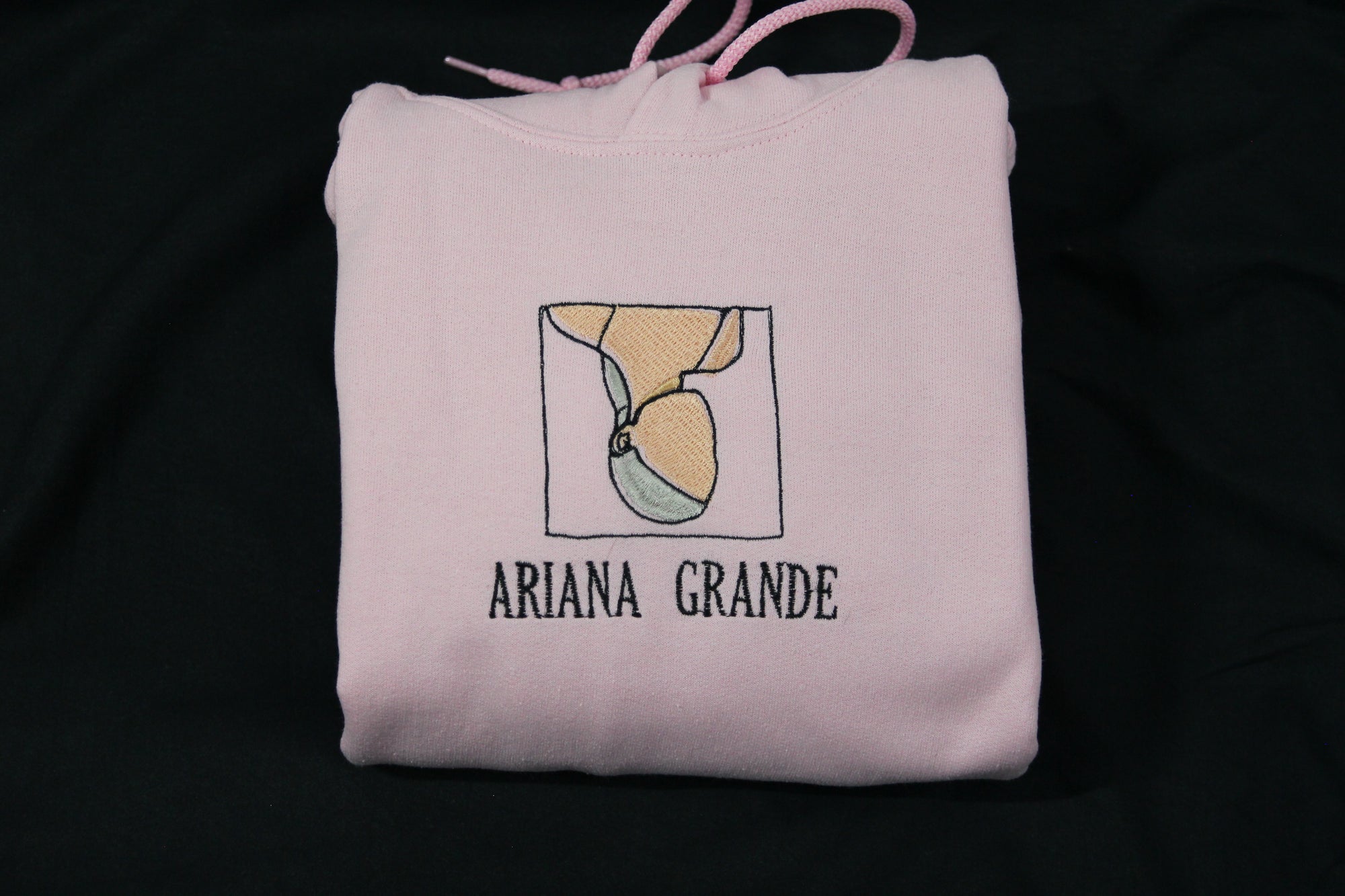 08- Ariana Grande